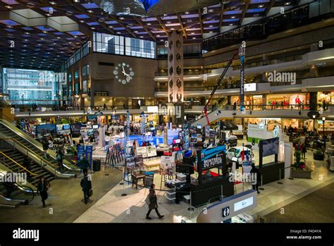 Canada, Montreal, Complexe Desjardins, shopping mall interior Stock ...