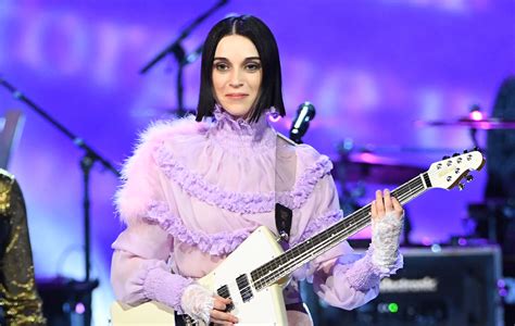 St. Vincent : St Vincent Performs Daddy S Home Songs On Snl Watch Billboard / Vincent was born ...