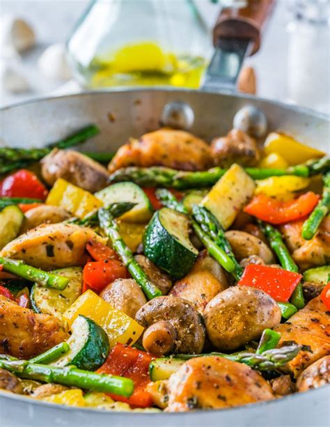 One Pan Italian Chicken Skillet Is A New 20 Minute Dinner Idea Recipes Tasty Network