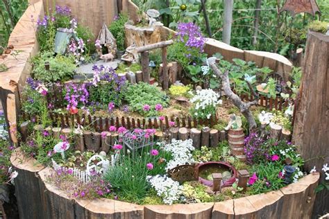 10 Amazing Tree Stump Ideas For The Garden Balcony Garden Web