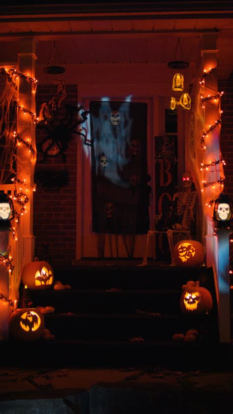 Halloween Outdoor Lighting Ideas 25 Spooky Ways To Light Your Yard