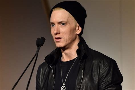 Eminem Ya Nos Cumple Con Su Rap 43 Años ~ Cotibluemos