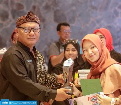 Siswa Siswi Mewakili Jawa Barat Di Festival Lomba Seni Siswa Nasional Fls N Sma Tingkat
