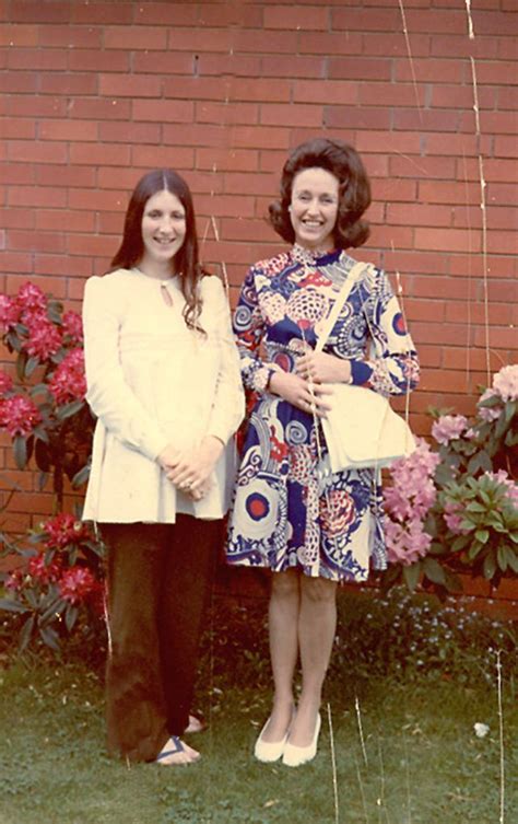Moms Fashion Of The 1970s Fashion Fashion 1970s Vintage Mom
