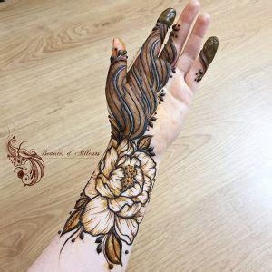 Form normal mehndi design on to the most complex and attractive latest mehndi designs, women are always ready to glam up their palms with the beautiful mehndi designs patterns. Patch Work Patch Mehandi Design : Small And Beautiful Mehndi Design Patch Or Tattoo 2 Youtube ...