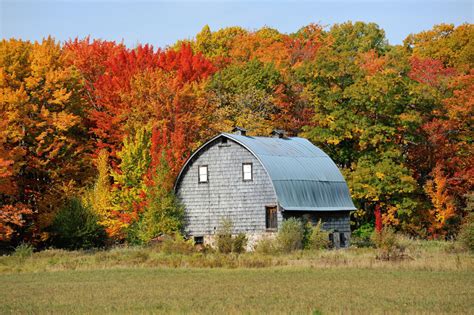 Michigan Nut Photography Old Barns And Log Cabins Autumn Barn In