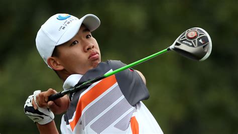 14 Year Old Guan Tianlang Has Memorable Debut At Masters Cbs News