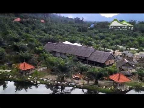 Los huéspedes aprecian la variedad de restaurantes de este establecimiento. Resort Perak Drone In Resort Agro & Eco Sahom Valley ...