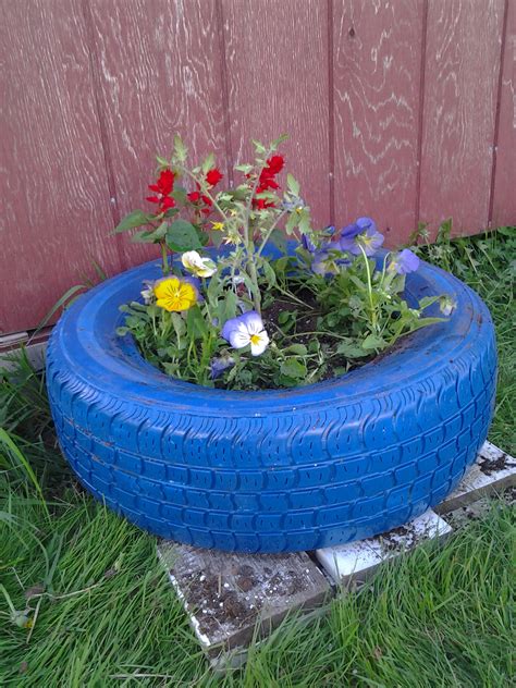 11 Tire Planters With Diy Instructions Guide Patterns