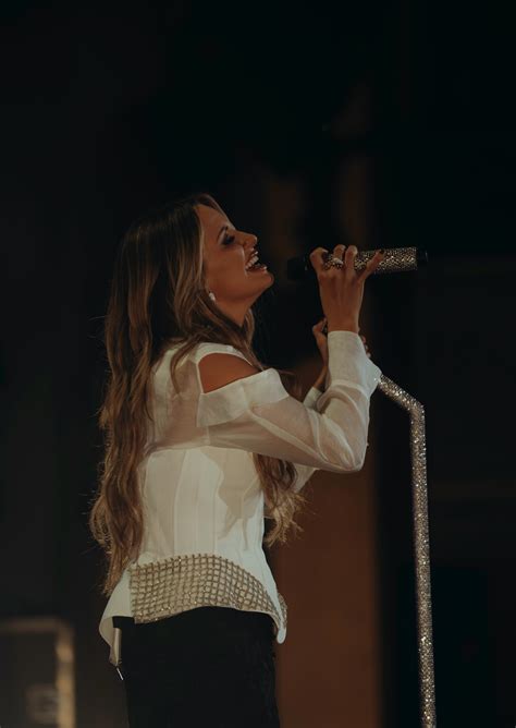 CARLY PEARCE CEMENTS HER PLACE WITH SOLD OUT HEADLINE DEBUT AT THE