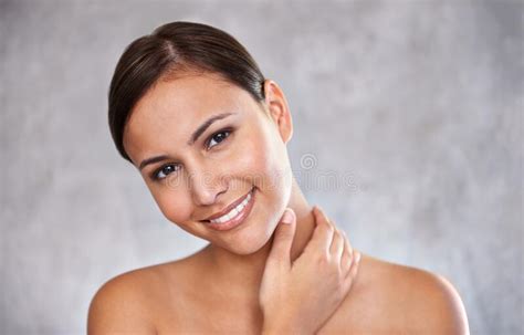 107 Beautiful Woman Standing Bare Neck Stock Photos Free And Royalty