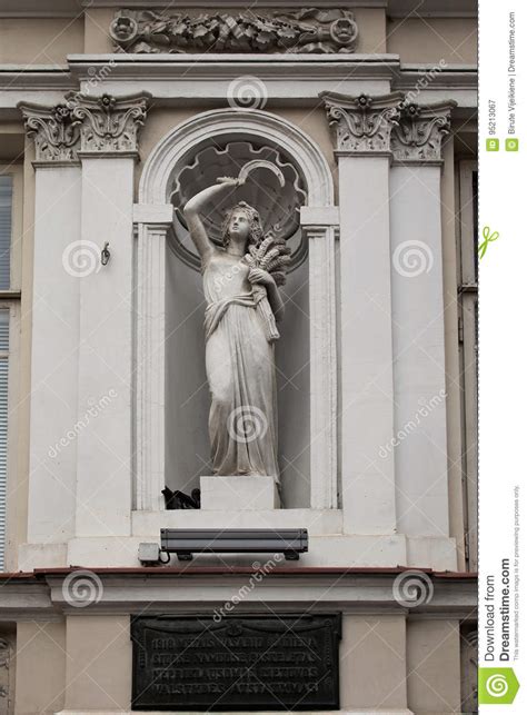 Download and use 8,000+ sculpture stock photos for free. Sculpture in the niche stock image. Image of niche ...