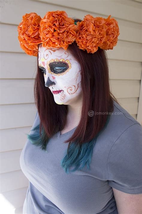 Cempasuchil or marigolds are an important symbol of dia you will need: Paper Mexican Marigold Flower Headpiece Craft - JaMonkey