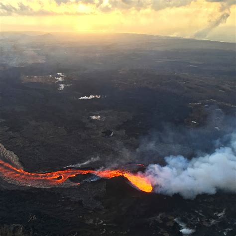 How Many Volcanoes Are Erupting On The Earth Right Now The Earth