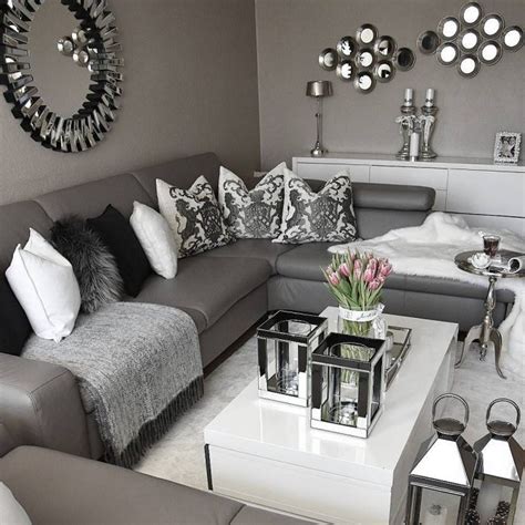 Normalerweise ist das wohnzimmer (oder noch familienzimmer genannt) wohnzimmer wandgestaltung in türkisblau. Schwarz Weiß und Grau Wohnzimmer Design # ...