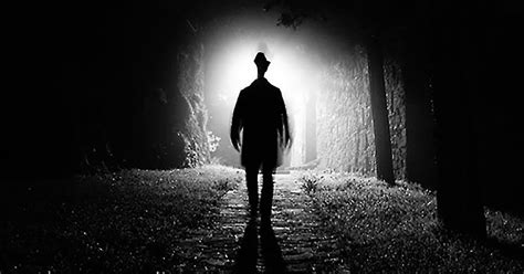 Mimpi mungkin sering dianggap hanya sebagai bunga tidur saja bagi sebagian orang. apa maksud bila mimpi 'pelik'? jenis-jenis mimpi dan ...
