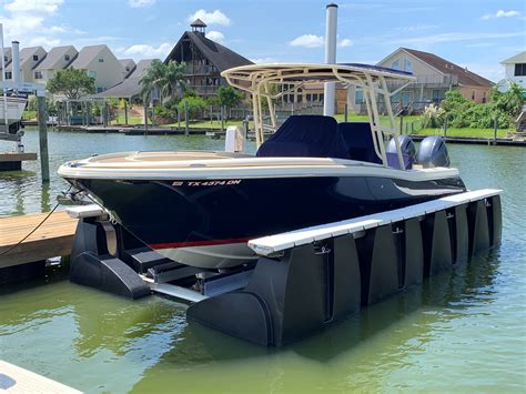 Floating Boat Lift: HydroHoist Floating Dock Boat Lift | ShoreMaster