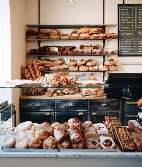 Pin By 𝗯𝗲𝗹𝗹𝗮 ︎︎ On C A R E E R Bakery Shop Design Bread Shop Coffee