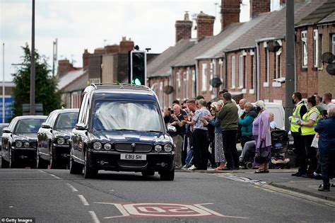 Jack charlton was one of the greatest footballers leeds united and england have ever had but his support, together with leeds united manager brian and @paudi_lufc wrote on twitter: Hundreds of people line the streets of Jack Charlton's home town | Daily Mail Online
