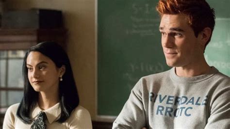 Riverdale Criador Revela Detalhes Sobre Casal Da 5ª Temporada Hit Site