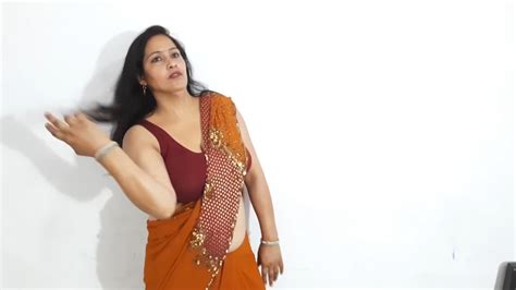 Sexy Marathi Lady Huge Boobs Ass And Navel