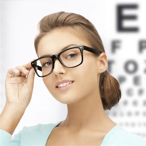 Quelque chose qui fasse oublier les troubles de la vue sans rien enlever à votre look. Épinglé sur lunette