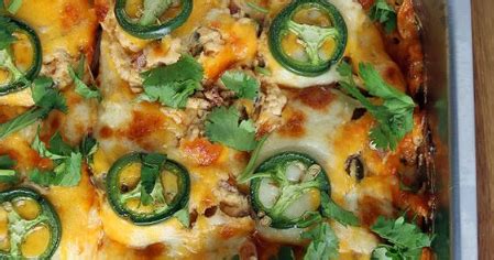 Pour over the chicken and top with diced jalapenos. Buffalo Chicken Jalapeno Popper Casserole ...