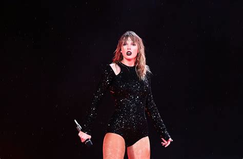 See more ideas about taylor swift wallpaper, taylor swift, swift. Taylor Swift - Performs during Reputation Stadium Tour in ...