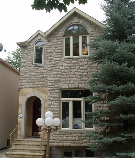 Choosing The Right Stone For Homes With Radius Windows Stone