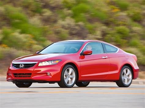 With standard apple carplay, adaptive cruise control, lane assist, and dual zone climate control, the features are plenty. HONDA Accord Coupe US specs & photos - 2008, 2009, 2010 ...
