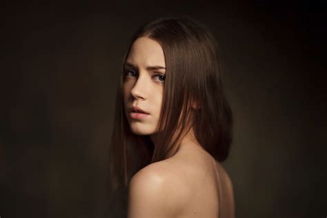 Women Ksenia Kokoreva Brunette Long Hair Straight Hair Frown Portrait