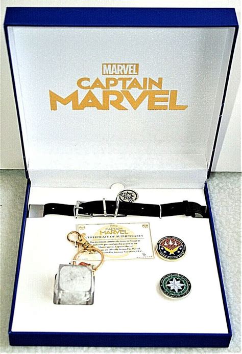 2019 SDCC Marvel Comics Official Captain Marvel Movie Jewelry & Pin Set