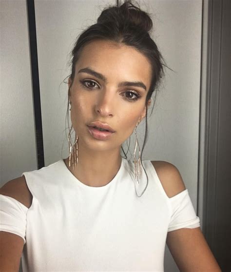 Emily Ratajkowski On Instagram “makeup By Moi ” Emily Ratajkowski Pinterest Instagram