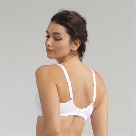 2 Non Wired Bras In White Basic Micro Support