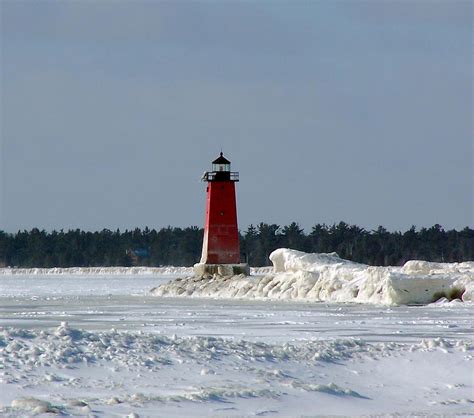 Manistique Lighthouse Photograph By Walter Graff