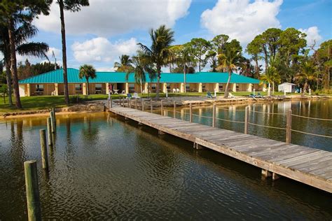 Lake Grassy Inn And Suites Prices And Motel Reviews Lake Placid Fl