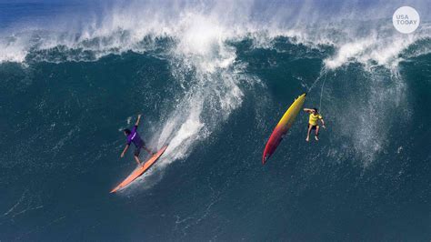 Huge Waves Wash Out Crowd At Hawaiis Super Bowl Of Surfing