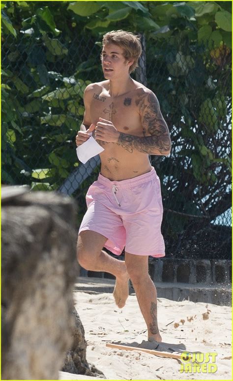 justin bieber s body is ripped in new shirtless beach photos photo 3833923 justin bieber