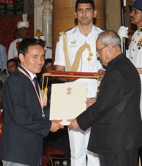 The rajiv gandhi khel ratna, officially known as rajiv gandhi khel ratna award in sports and games, is the highest sporting honour of the republic of india. President of India presenting the Rajiv Gandhi Khel Ratna ...
