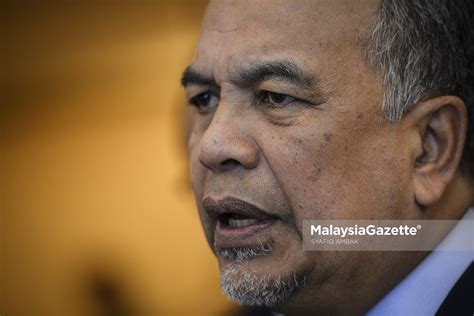 Sistem perbankan syariah mulai muncul di indonesia pada tahun 1992 dan diawali dengan berdirinya bank muamalat indonesia pada tanggal 1 mei 1992. Malaysia mahu hantar graduan perbankan Islam berkhidmat di ...