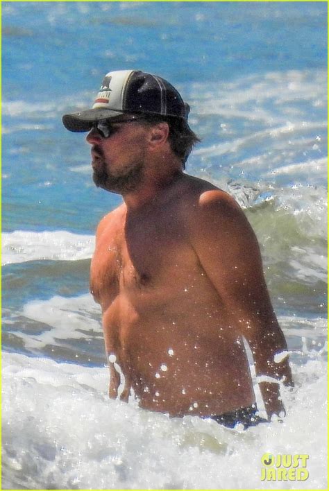 Leonardo Dicaprio Looks Like He S Having A Great Time During His Shirtless Beach Day Photo