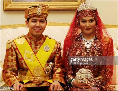Find over 100+ of the best free raw wedding photos images. Royal Wedding of the Princess Majededah the daughter of the Sultan of Brunei Hassanal ...