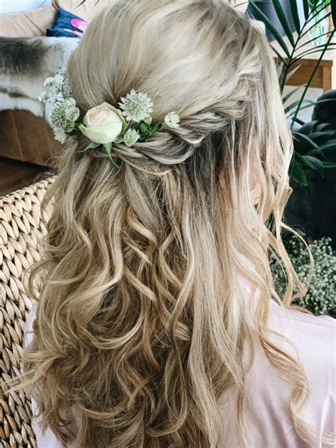 Discover More Than 74 Flowers In Hair Wedding Hairstyles Latest In