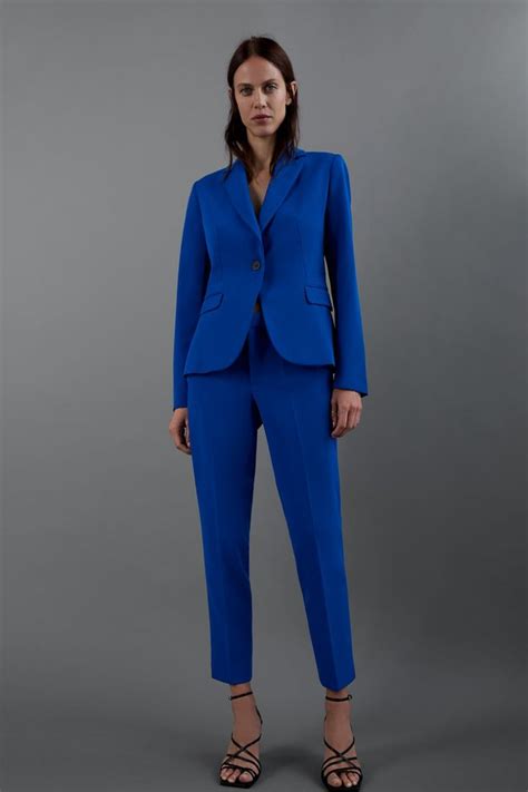 ˈθaɾa) is a spanish apparel retailer based in arteixo (a coruña) in galicia, spain. BASIC BLAZER - KOSTUUMS-DAMES | ZARA Nederland | Blauwe ...