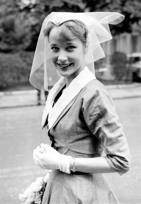 Ice Cold In Alex And Victim Actress Sylvia Syms Dies Aged 89