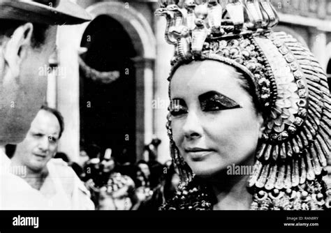 Elizabeth Taylor Cleopatra 1962 Stock Photo Alamy