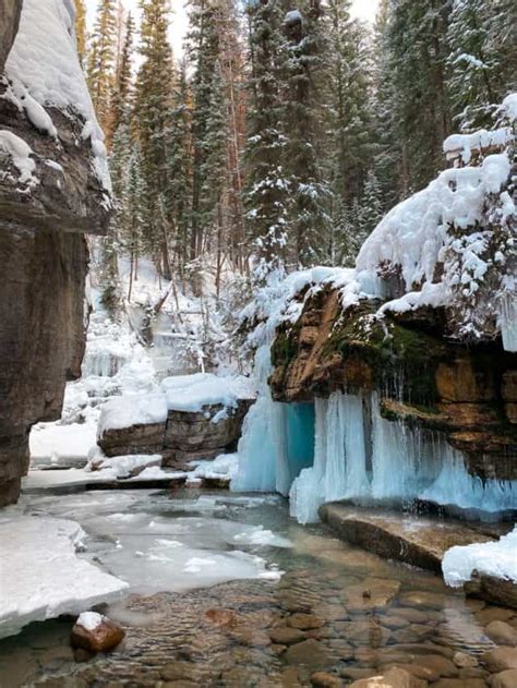 Jasper In The Winter 8 Tips To Make Your Maligne Canyon Hike A