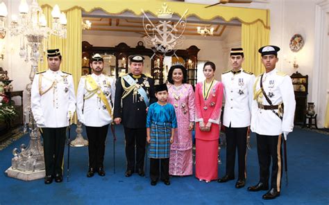 Biodata Tunku Abdul Rahman Anak Sultan Johor Bailee Has Mullen