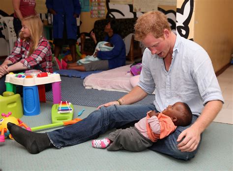 Jul 17, 2018 · meghan, who at 5ft 6in is average height and slightly shorter than kate middleton, looked tiny next to her royal boyfriend. Prince Harry heading to Africa to open new Sentebale ...