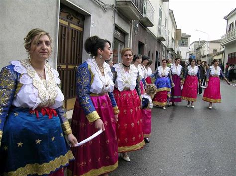 Le Tradizioni Albanesi Custodite Dalle Comunit Arb Resh In Italia